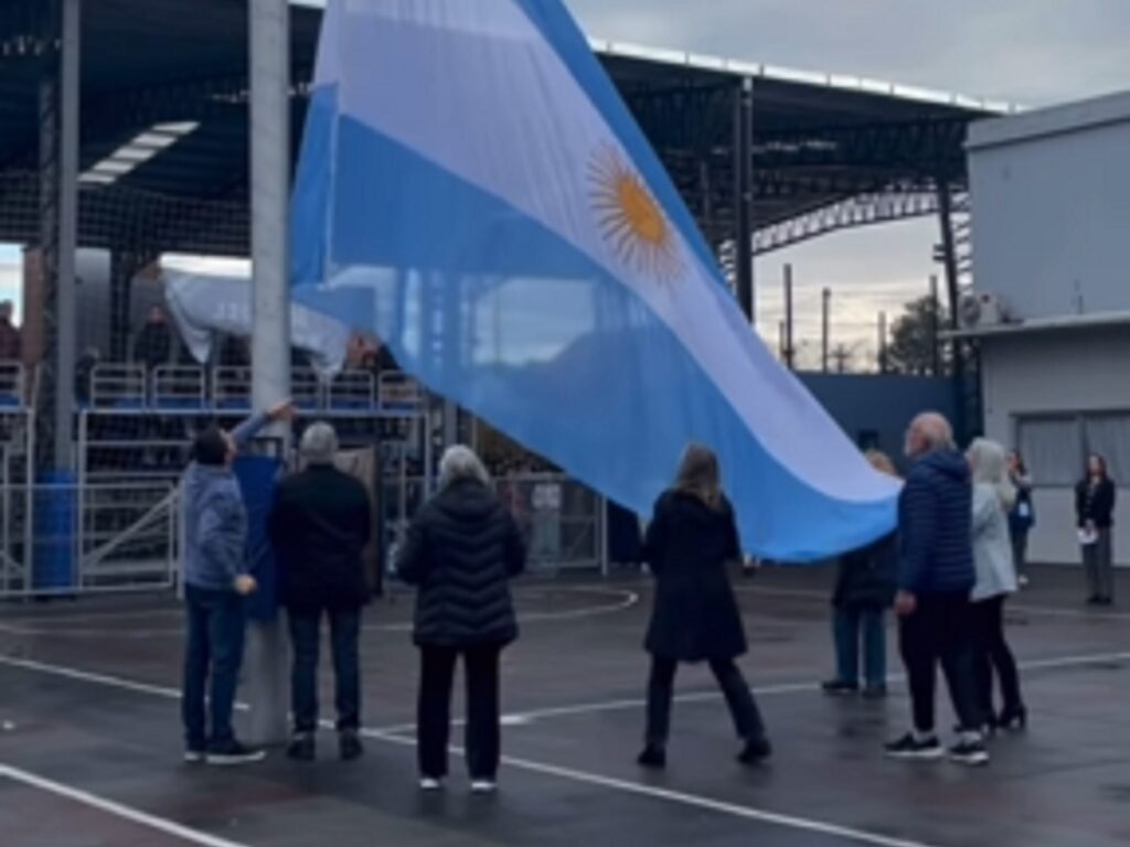 Reencuentro con primera promoción del Colegio